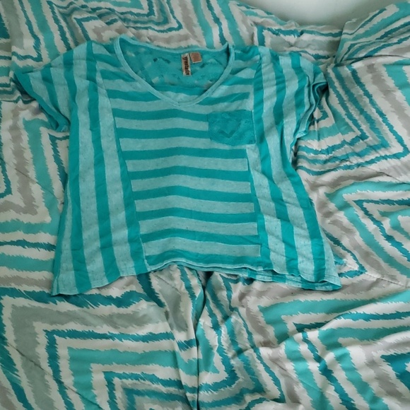 Turquoise shirt - Picture 1 of 4